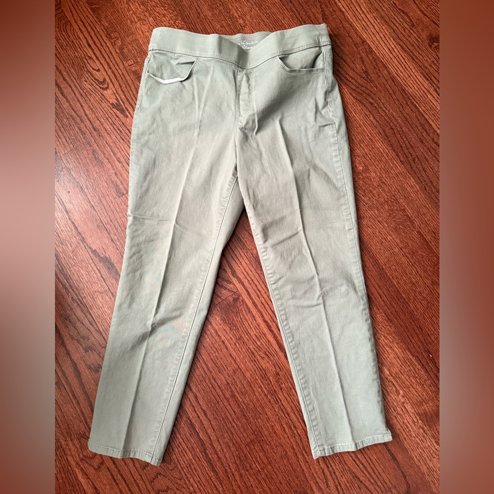 Gloria Vanderbilt Olive Green Slimming Pants